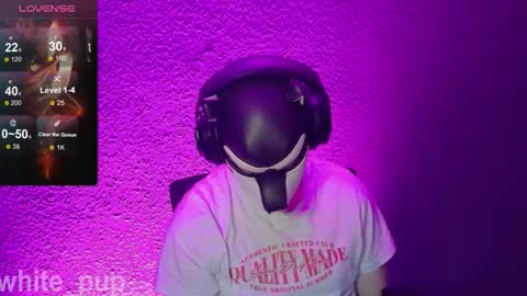 Snapshot of white_pup chatting on March 1, 2026, 7:49 pm white_pup online show from March 1, 2026, 7:49 pm