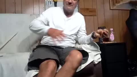 Snapshot of whitelion67 chatting on May 28, 2026, 8:17 pm whitelion67 online show from May 28, 2026, 8:17 pm