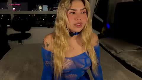 Snapshot of whites_emma chatting on June 12, 2026, 1:59 am EMMA online show from June 12, 2026, 1:59 am