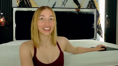 Snapshot of whitesun_01 chatting on November 25, 2025, 1:00 pm WhiteSun online show from November 25, 2025, 1:00 pm