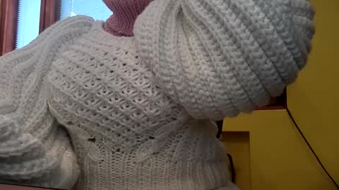 whitesweater online show from January 8, 2026, 6:48 am