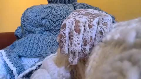 whitesweater online show from April 27, 2026, 5:38 am