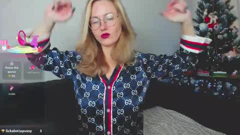 Snapshot of whitneypunnch chatting on December 17, 2025, 7:03 am whitneypunnch online show from December 17, 2025, 7:03 am