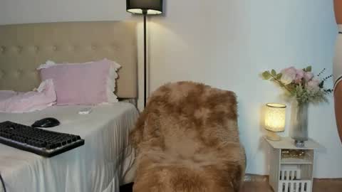 Snapshot of whitneytop69 chatting on February 6, 2026, 11:35 am Arra Brown online show from February 6, 2026, 11:35 am