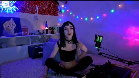 Snapshot of whoalexxa chatting on October 27, 2025, 11:36 am Alexa online show from October 27, 2025, 11:36 am