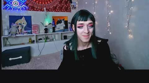 Snapshot of whoalexxa chatting on November 12, 2025, 3:56 pm Alexa online show from November 12, 2025, 3:56 pm