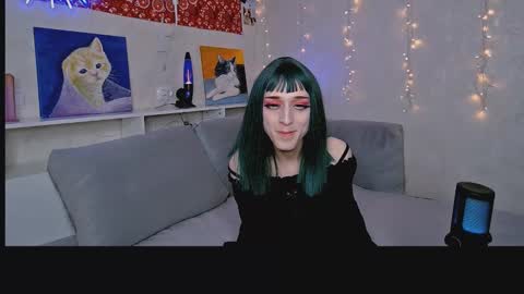 Snapshot of whoalexxa chatting on November 15, 2025, 1:18 pm Alexa online show from November 15, 2025, 1:18 pm