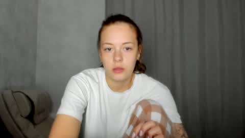 Snapshot of why_again_me chatting on April 19, 2026, 8:11 pm Veronica online show from April 19, 2026, 8:11 pm