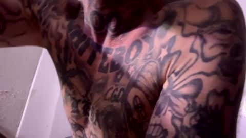 whyteboi8989 online show from September 15, 2025, 11:38 pm