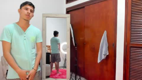 Snapshot of wickedboy_twink chatting on May 7, 2026, 8:14 pm JAISON online show from May 7, 2026, 8:14 pm