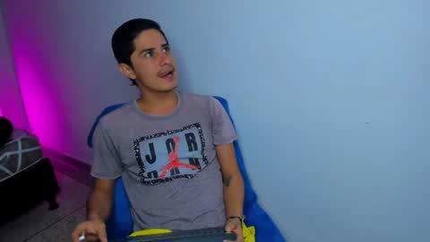 Snapshot of wickedboy_twink chatting on June 1, 2026, 8:10 pm JAISON online show from June 1, 2026, 8:10 pm