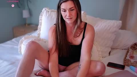 WickedWifeXO online show from April 6, 2026, 3:46 pm