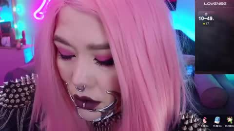 Snapshot of wickedxqueen chatting on December 11, 2024, 4:49 am Laura  online show from December 11, 2024, 4:49 am