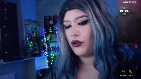 Snapshot of wickedxqueen chatting on December 18, 2024, 5:15 am Laura  online show from December 18, 2024, 5:15 am