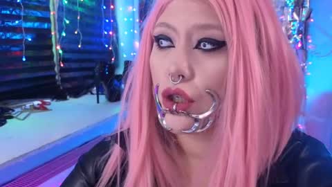 Snapshot of wickedxqueen chatting on March 2, 2025, 5:44 am Laura  online show from March 2, 2025, 5:44 am