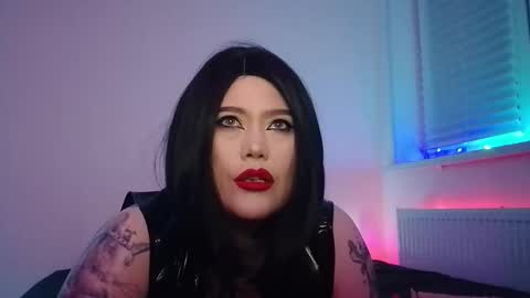 Snapshot of wickedxqueen chatting on October 31, 2025, 7:59 pm Laura  online show from October 31, 2025, 7:59 pm