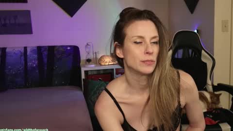 Snapshot of widthofapeach chatting on January 17, 2026, 4:50 am Gretchen Jimmy online show from January 17, 2026, 4:50 am