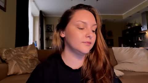 VI online show from October 7, 2025, 1:41 pm