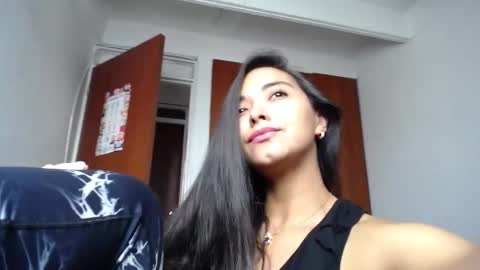 Ilauren online show from February 25, 2026, 1:32 pm