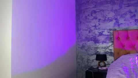 Rihanna online show from April 15, 2026, 7:58 pm