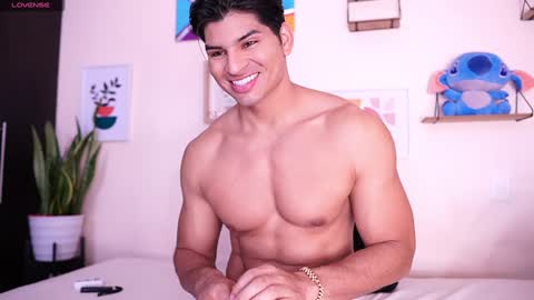 Snapshot of wild_col chatting on February 4, 2025, 12:22 pm wild_col online show from February 4, 2025, 12:22 pm