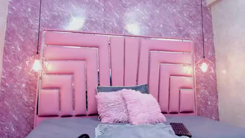 wild_firee_ online show from November 21, 2025, 8:18 pm