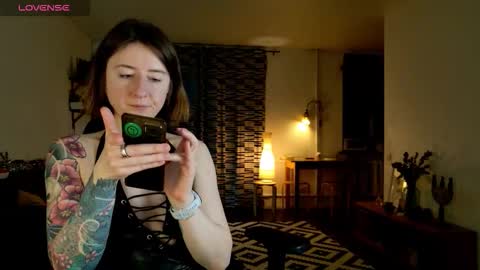 wild_peony online show from February 1, 2026, 6:28 pm