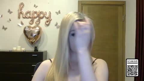 Snapshot of wild_silk_desire chatting on April 19, 2026, 6:07 pm Alina online show from April 19, 2026, 6:07 pm