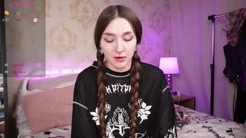 .. alice .. online show from December 1, 2025, 3:22 am