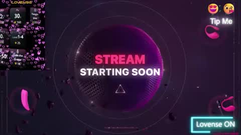 Snapshot of wildmaxine chatting on December 14, 2025, 11:48 am MAX online show from December 14, 2025, 11:48 am