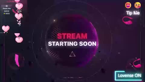 Snapshot of wildmaxine chatting on December 16, 2025, 8:19 am MAX online show from December 16, 2025, 8:19 am