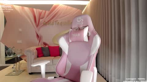 Snapshot of wildtequilla chatting on November 5, 2025, 8:42 pm Lili online show from November 5, 2025, 8:42 pm