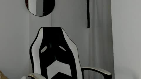 Snapshot of will_ferrari300 chatting on March 13, 2026, 4:52 am will_ferrari300 online show from March 13, 2026, 4:52 am