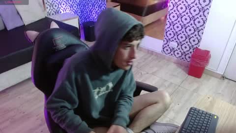 Snapshot of will_tay1 chatting on April 6, 2026, 2:42 am WILL online show from April 6, 2026, 2:42 am