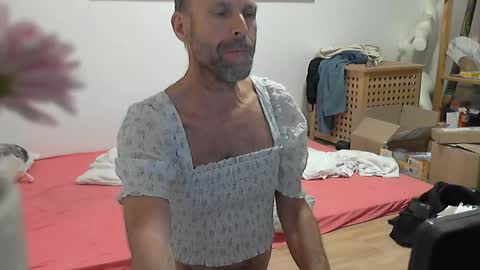 Lilian online show from October 10, 2025, 11:59 pm