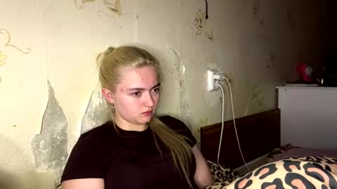 Sophia online show from April 24, 2026, 1:19 am