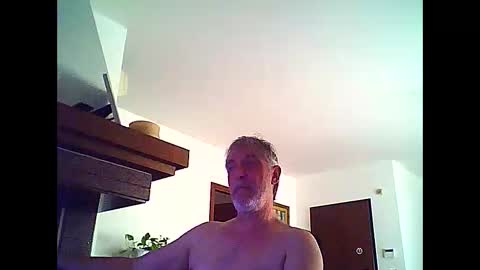 Snapshot of willfire71 chatting on May 16, 2026, 6:21 am Willfire71 online show from May 16, 2026, 6:21 am