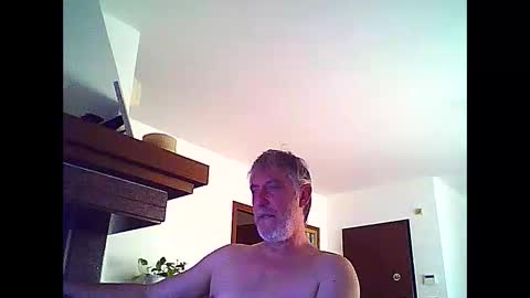 Snapshot of willfire71 chatting on May 16, 2026, 6:32 am Willfire71 online show from May 16, 2026, 6:32 am