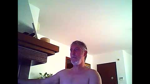 Snapshot of willfire71 chatting on May 16, 2026, 7:05 am Willfire71 online show from May 16, 2026, 7:05 am