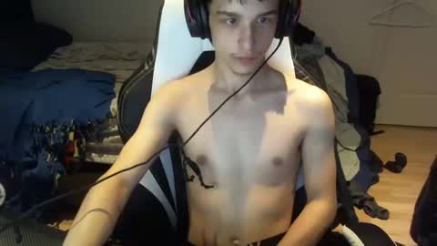 Snapshot of willfro_ chatting on October 15, 2025, 1:39 am willfro_ online show from October 15, 2025, 1:39 am