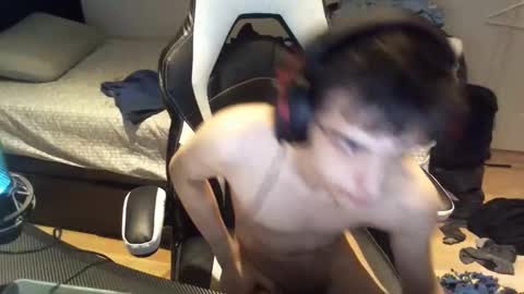 Snapshot of willfro_ chatting on October 18, 2025, 3:53 am willfro_ online show from October 18, 2025, 3:53 am