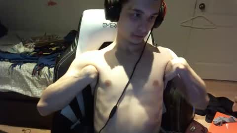 Snapshot of willfro_ chatting on December 18, 2025, 5:02 am willfro_ online show from December 18, 2025, 5:02 am