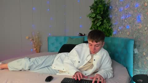 Snapshot of william_ross chatting on January 22, 2025, 8:06 pm will online show from January 22, 2025, 8:06 pm