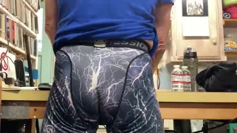 Snapshot of willirob chatting on December 13, 2025, 10:37 pm William online show from December 13, 2025, 10:37 pm