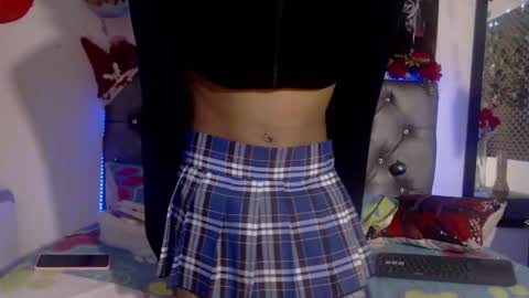 Snapshot of willon_rossie chatting on November 28, 2025, 7:27 pm willon_rossie online show from November 28, 2025, 7:27 pm