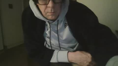 willtie26 online show from December 9, 2024, 2:45 am