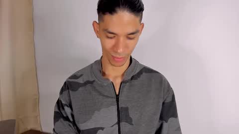 Snapshot of willy_veins chatting on February 15, 2025, 11:06 am willy_veins online show from February 15, 2025, 11:06 am