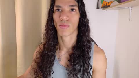 Snapshot of willy_veins chatting on September 28, 2025, 9:03 am willy_veins online show from September 28, 2025, 9:03 am