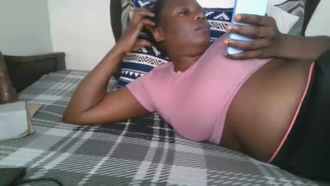 Snapshot of willyoubemine1 chatting on February 19, 2025, 4:34 am willyoubemine1 online show from February 19, 2025, 4:34 am