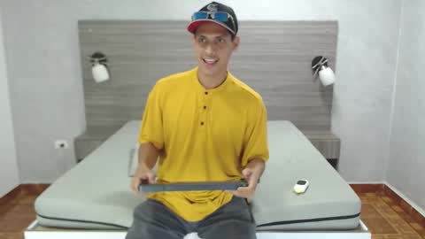 Wiltom online show from November 30, 2025, 4:05 am